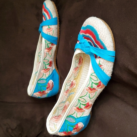 Embroidered canvas slipons - Picture 2 of 11